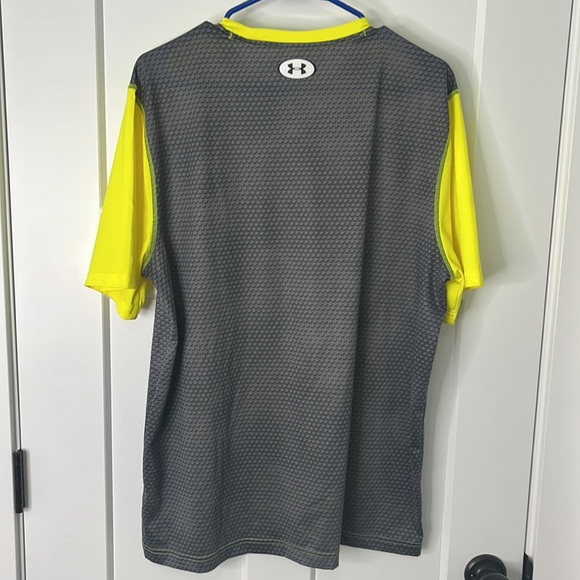 Mens Yellow and Charcoal Under Armour Athletic Shirt! NWOT! Size XL -very pretty - Picture 3 of 6